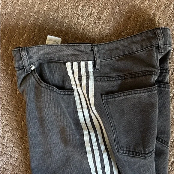 Edikted Jeans - Picture 9 of 10